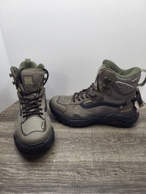 VANS Crestline GORE-TEX MTE Hiking Boots Mens 7.5 Wms 9 Waterproof Green New